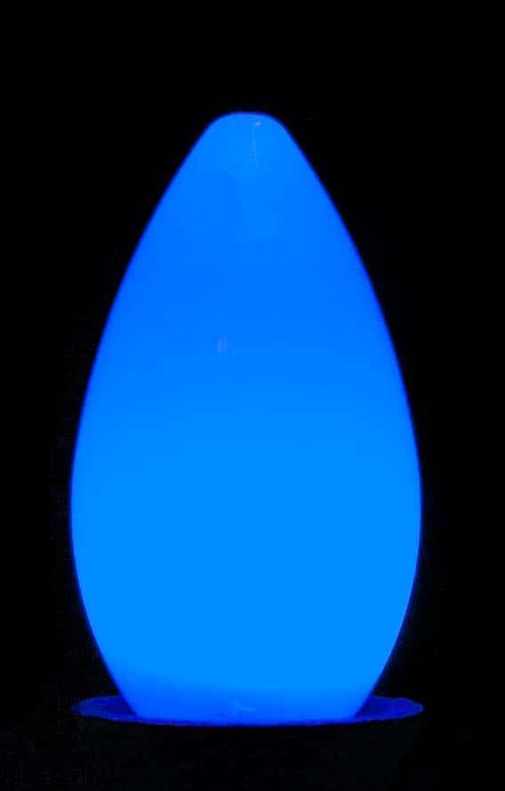 C7 Smooth Opaque LED Bulb – Blue