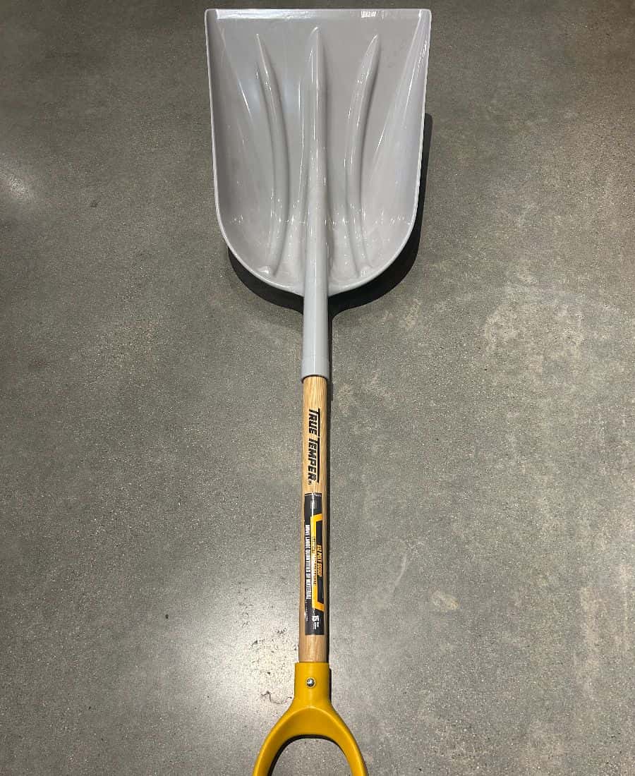 Ames Poly Scoop 28″ D-Grip