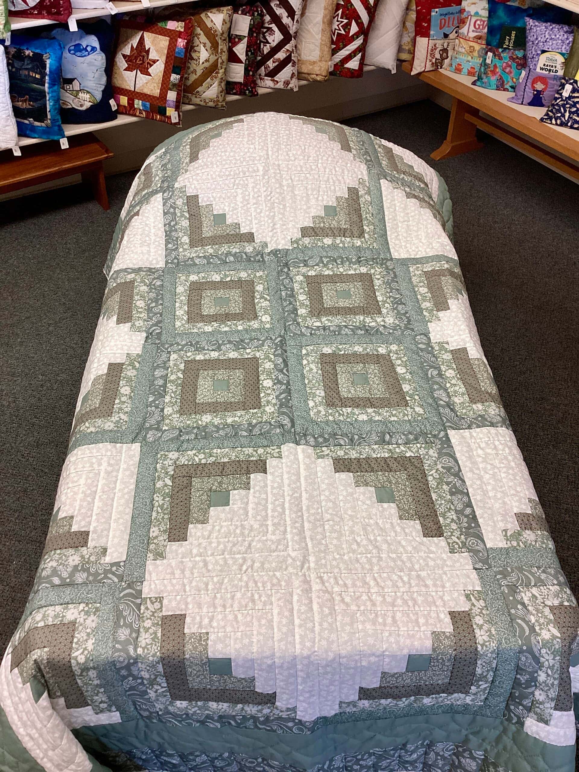 Green and White Log Cabin Star