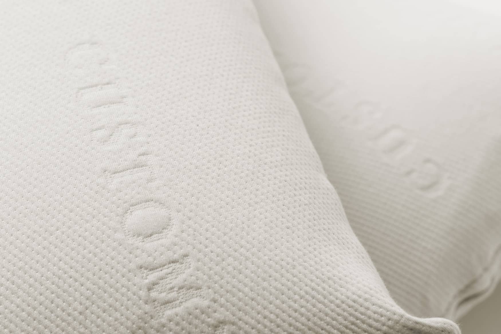Natural Shredded Latex Pillow with Cooling Gel Fiber - thumbnail 2