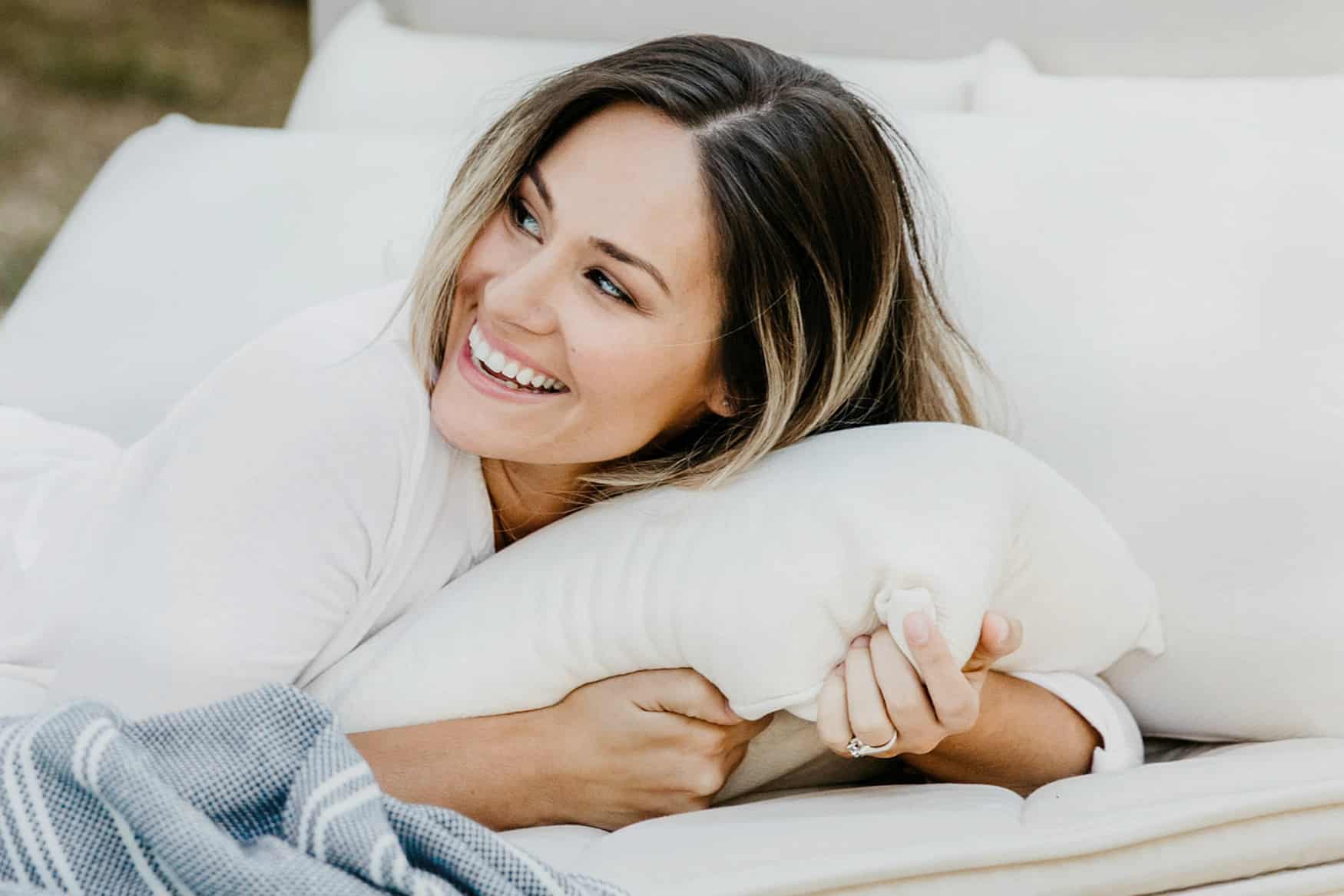 Natural Shredded Latex Pillow with Cooling Gel Fiber - thumbnail 6
