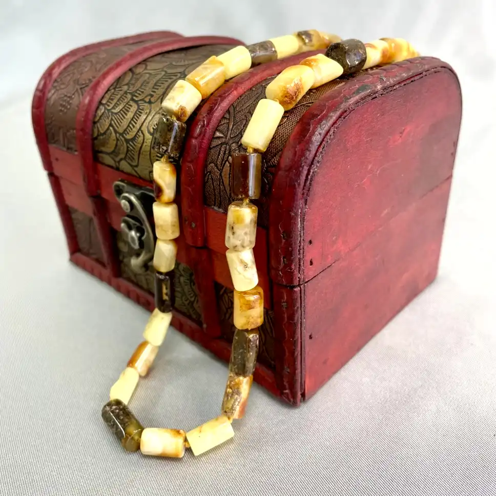 Amber Bead Necklace – Elegant Baltic