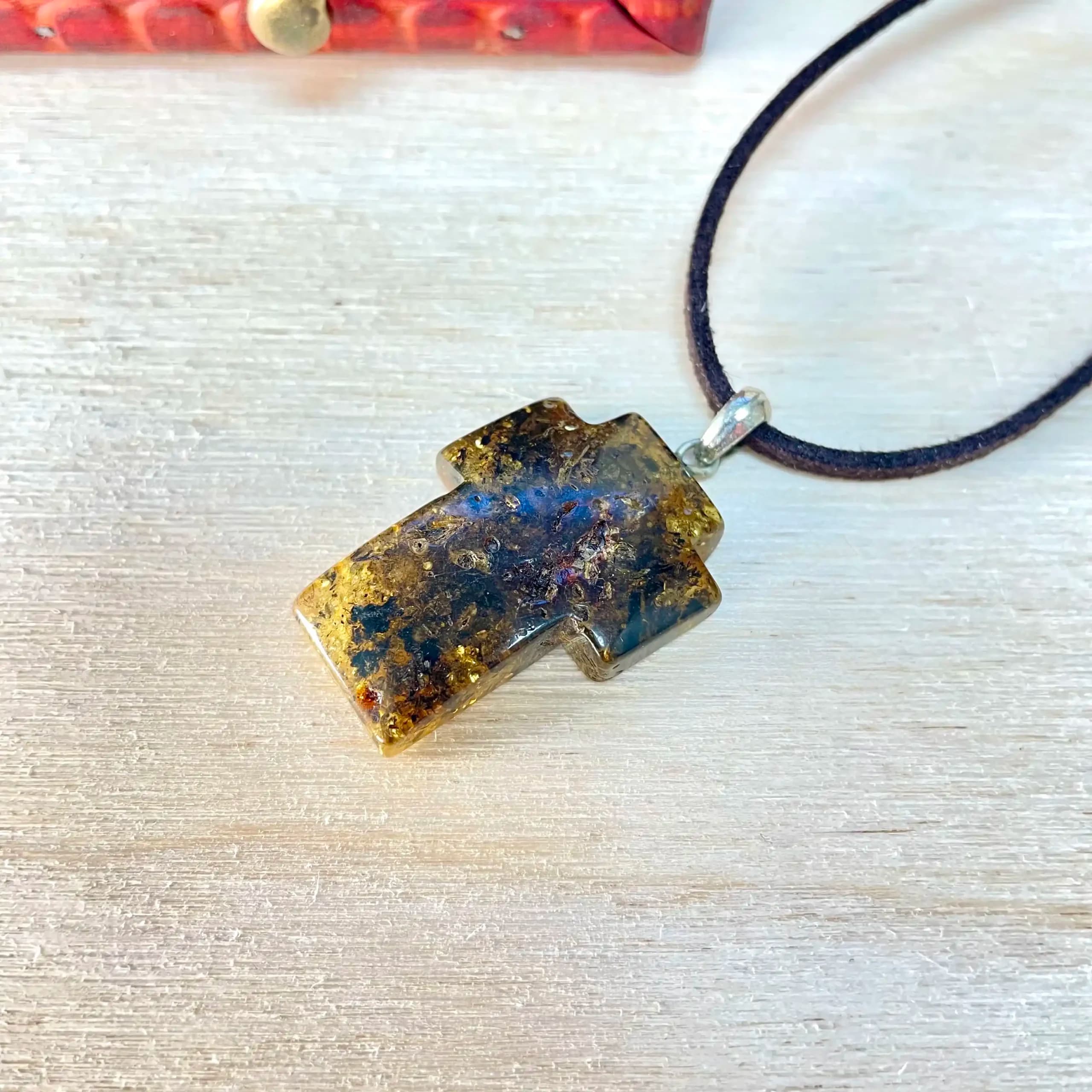 Amber Cross Pendant Necklace – Smoky Gold Depth