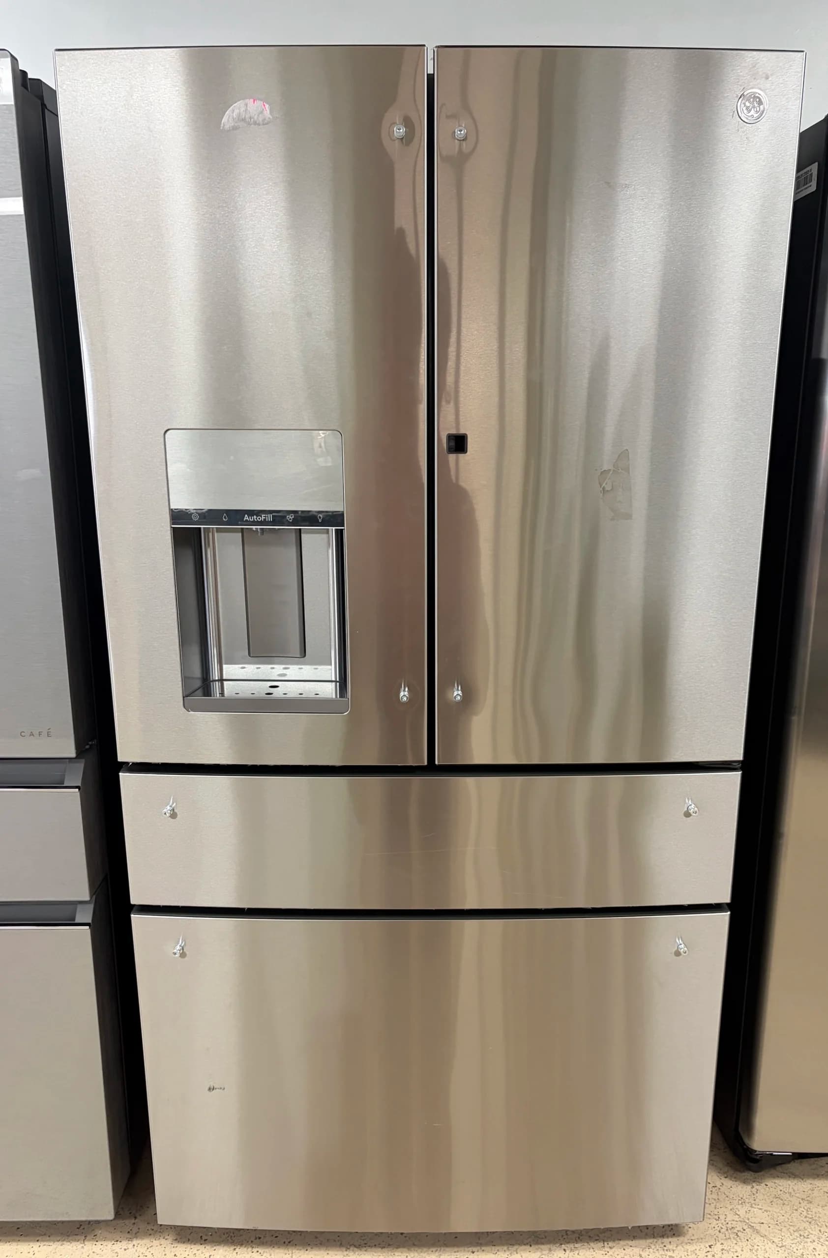 *Scratch & Dent* NEW GE Profile 4-Door Smart Fridge (CD) PXD22BYPDFS#2, Stainless – 1 Yr. Warranty