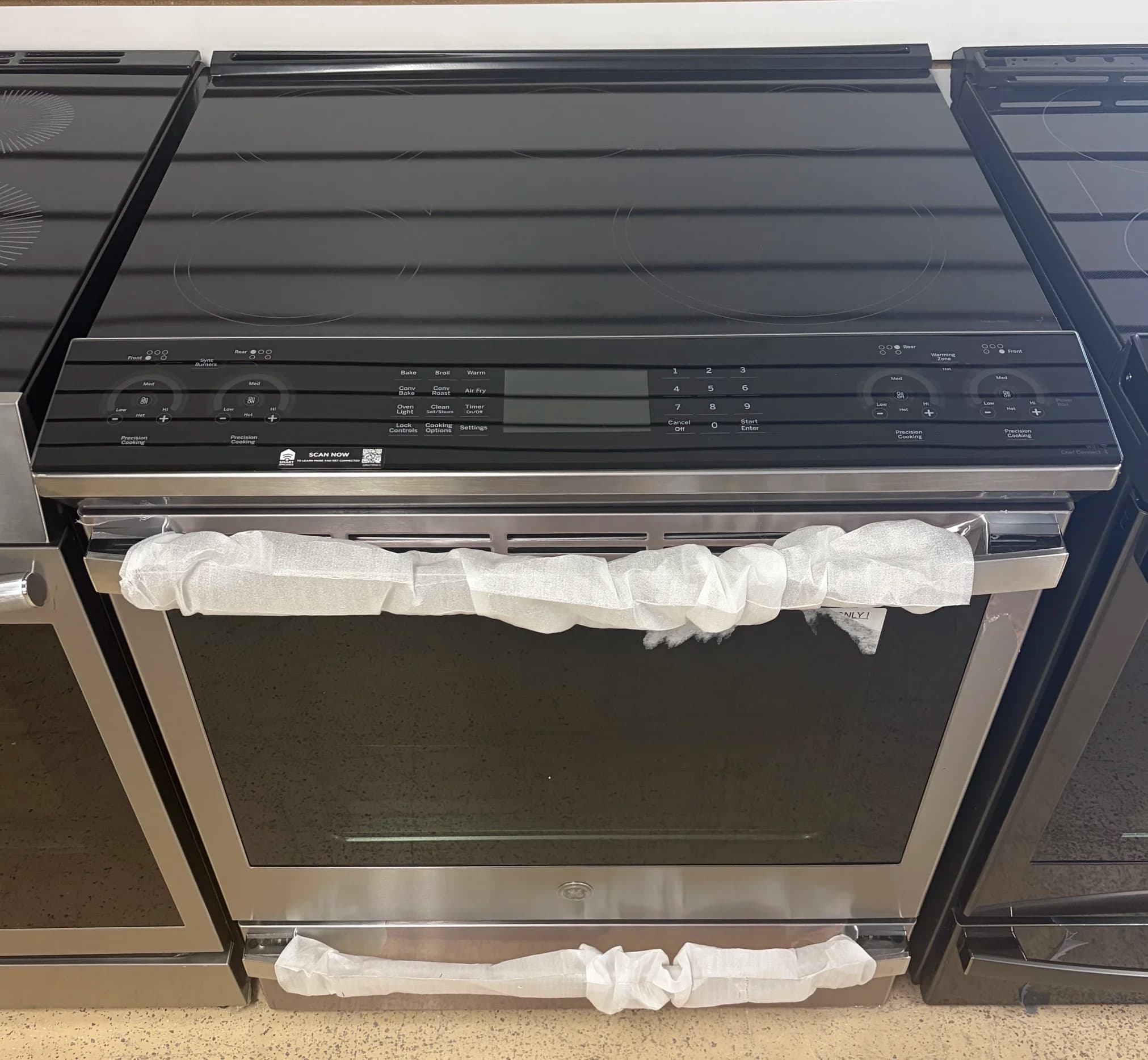 *Scratch & Dent* NEW GE Profile Slide-In Induction Range PHS930YPCFS, Stainless – 1 Yr. Warranty