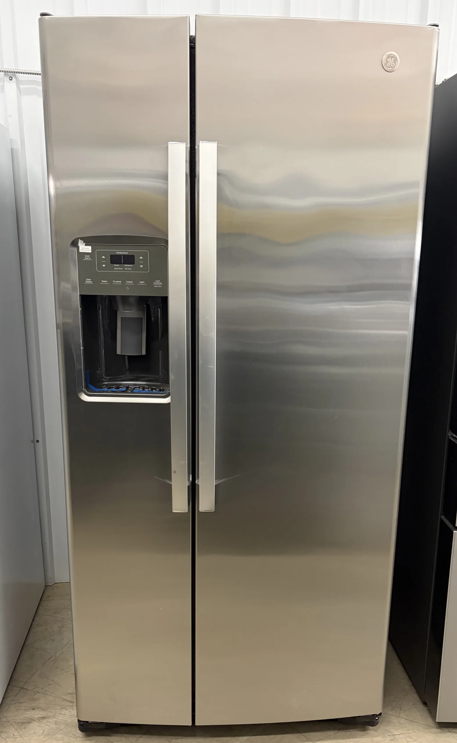 *Scratch & Dent* NEW GE 33″ Side by Side Fridge GSS23GYPFCFS#2, Stainless – 1 Yr. Warranty