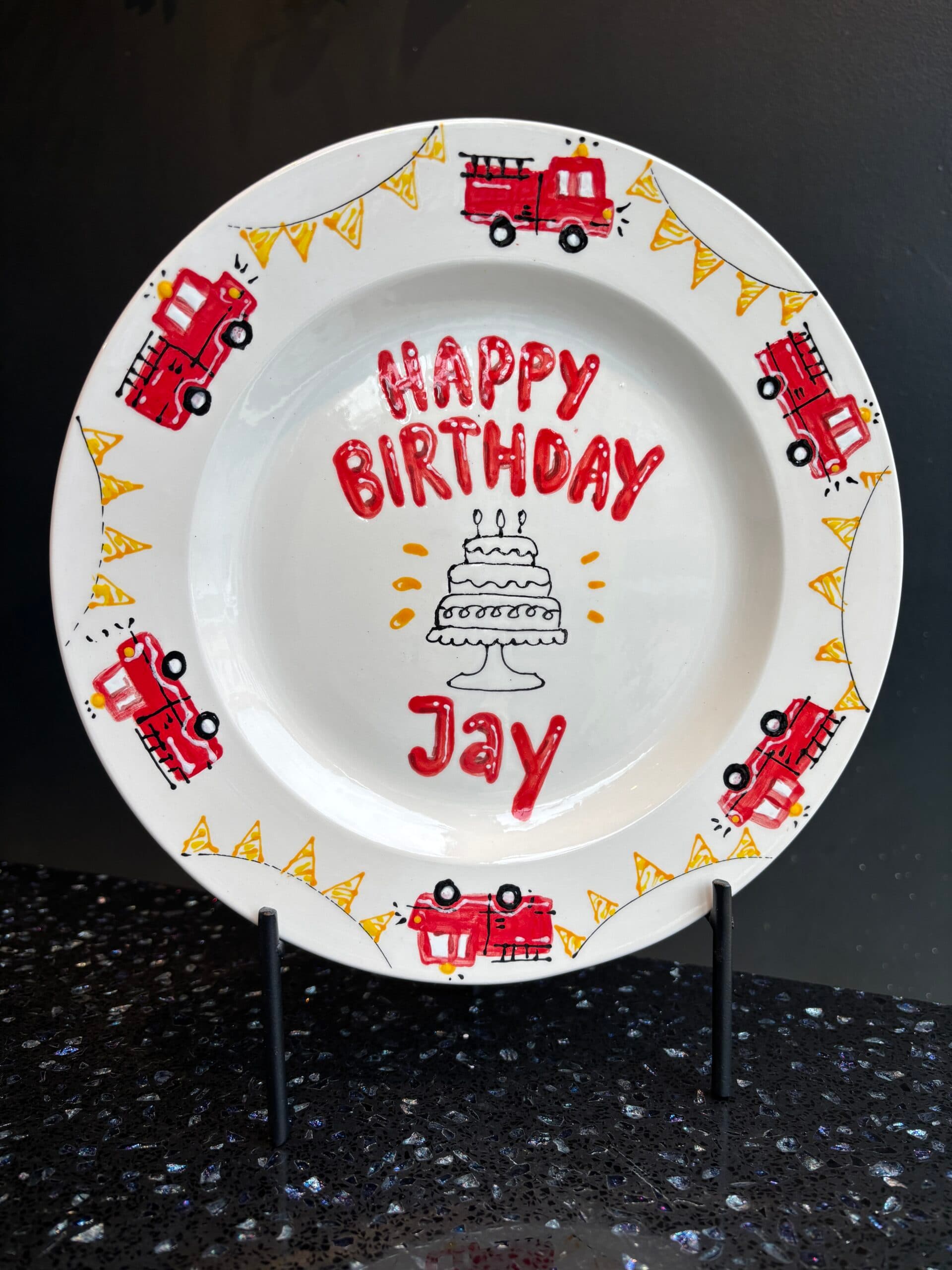 We Make It: Personalized Happy Birthday Plate - thumbnail 3