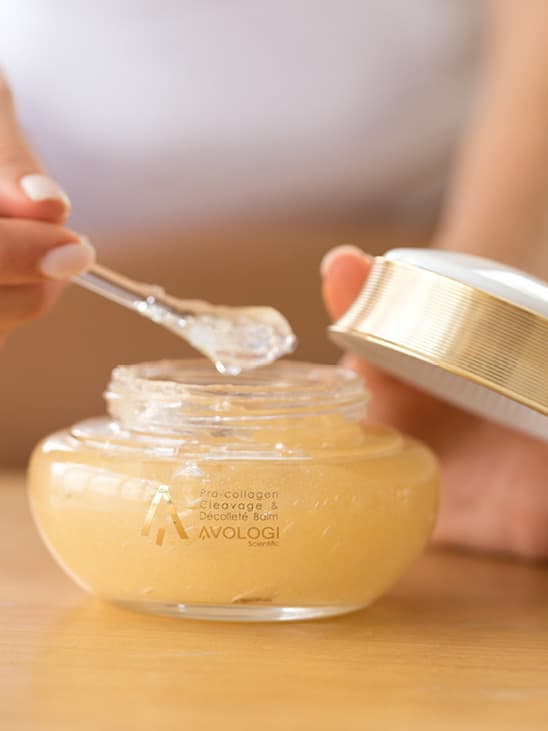 Pro Collagen Cleavage Décolletage Balm - thumbnail 3