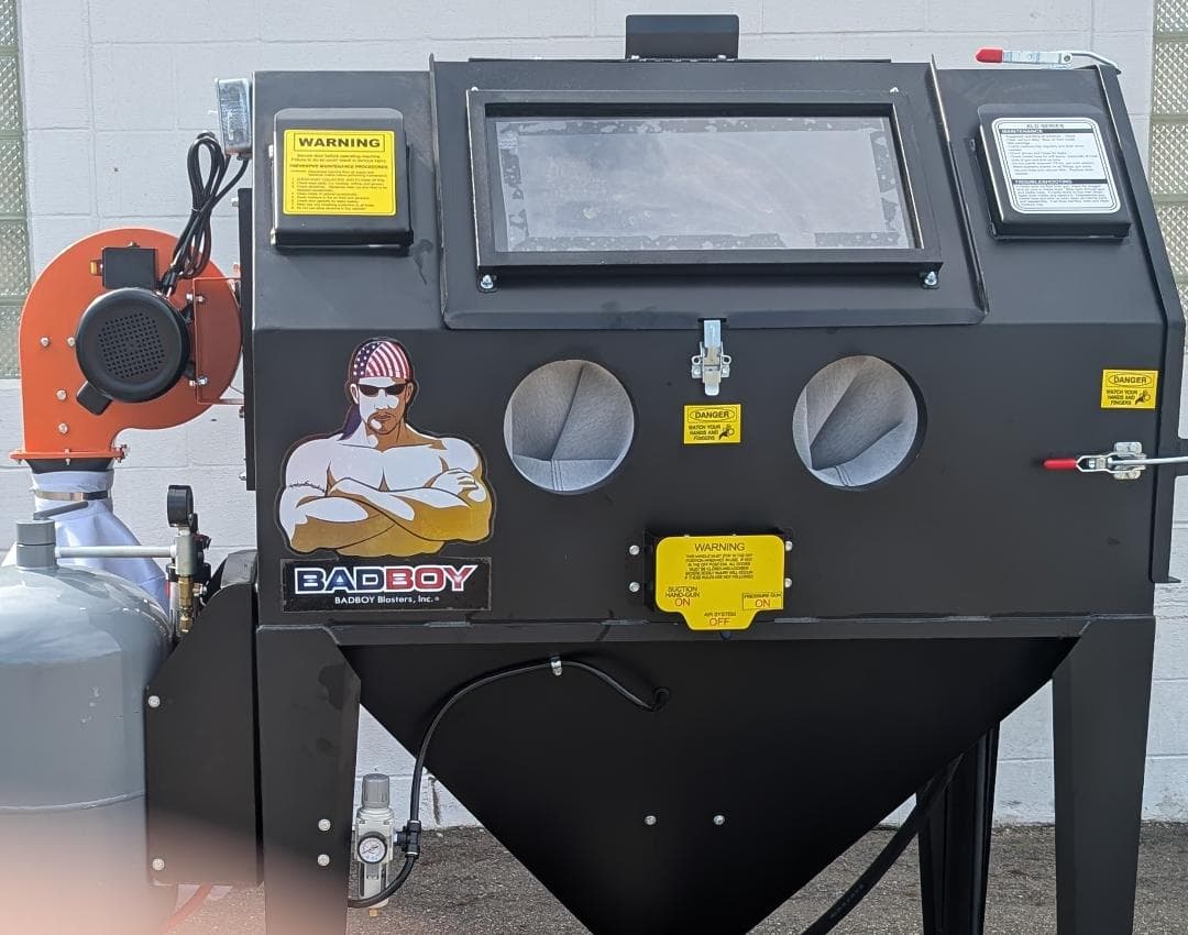 ABRASIVE MEDIA SAND BLASTER BB1050LED-BVR-PR-HV-FL