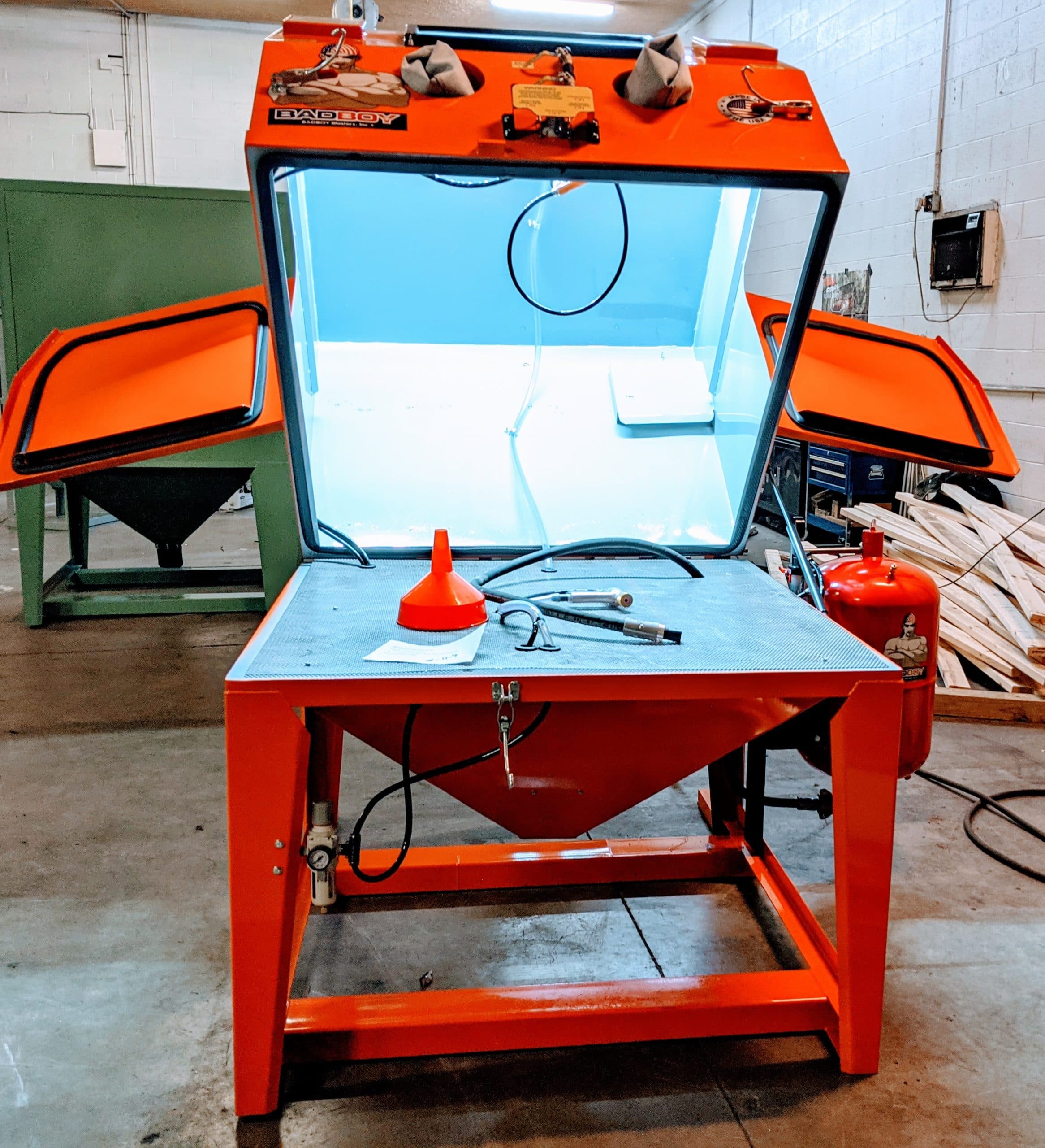 SANDBLASTING CABINET BB3990LED-BVR-PR - thumbnail 4