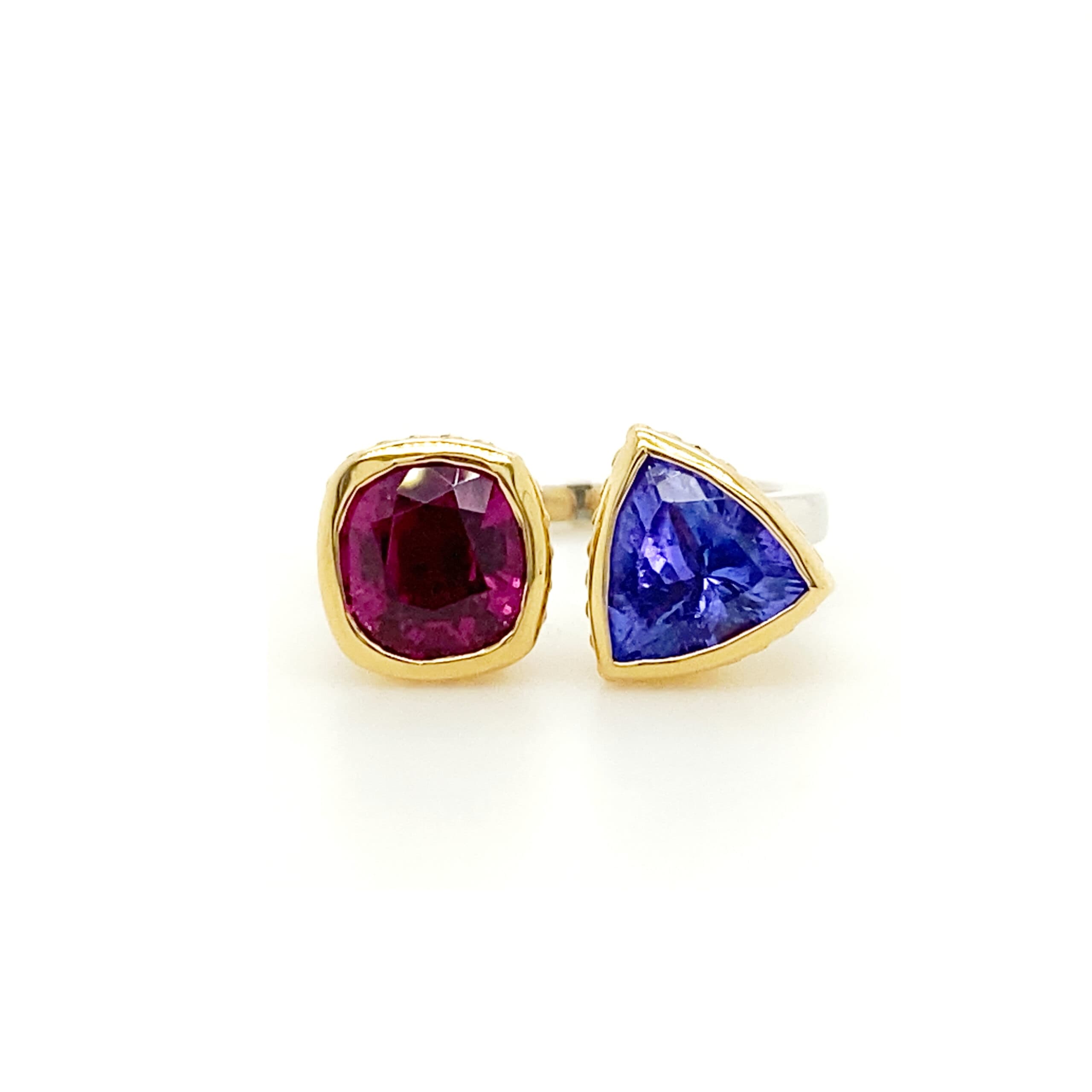 Stunning Tanzanite and Garnet Ring