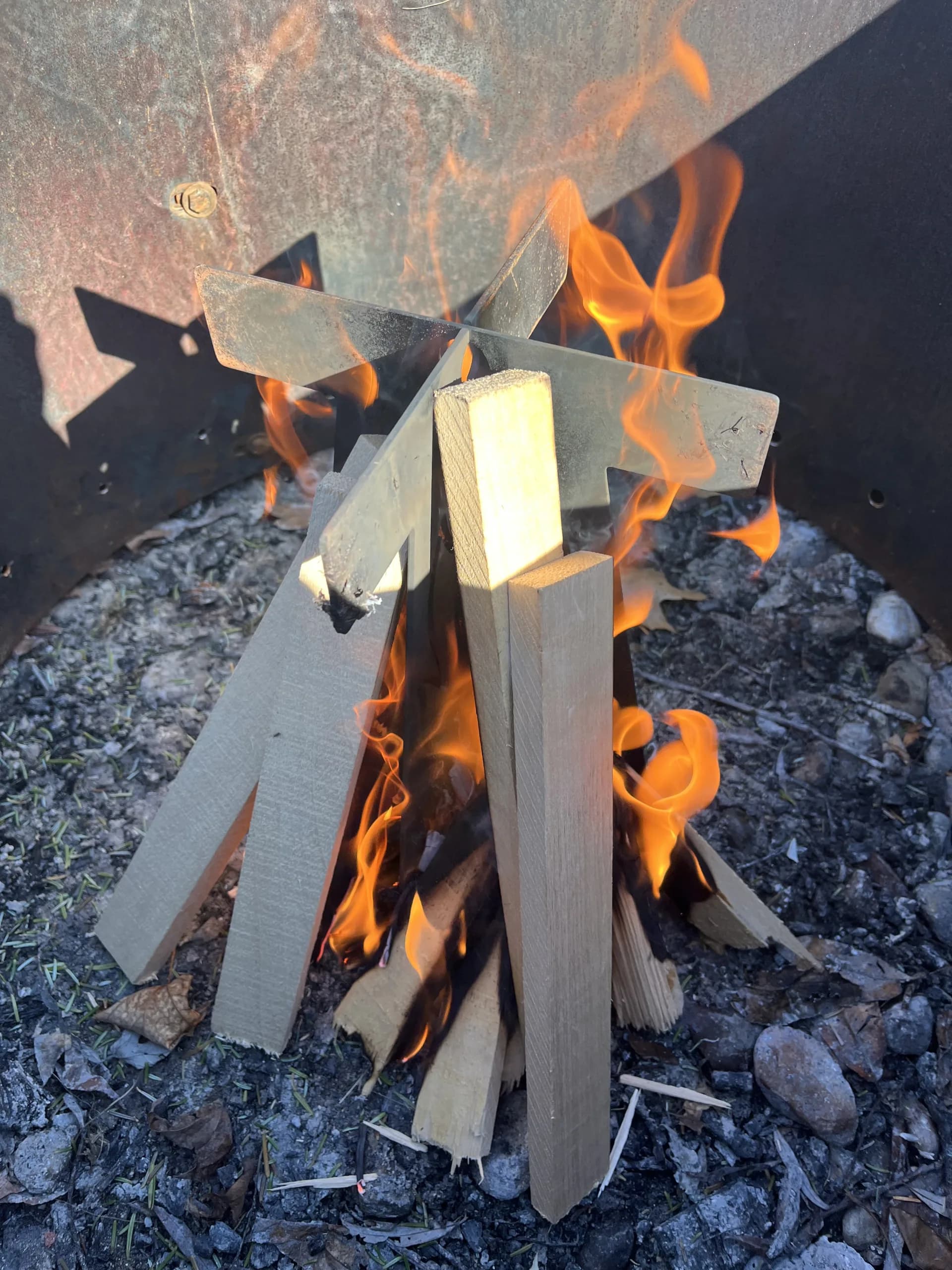 Sturdy Vertical Fire Pit Grate