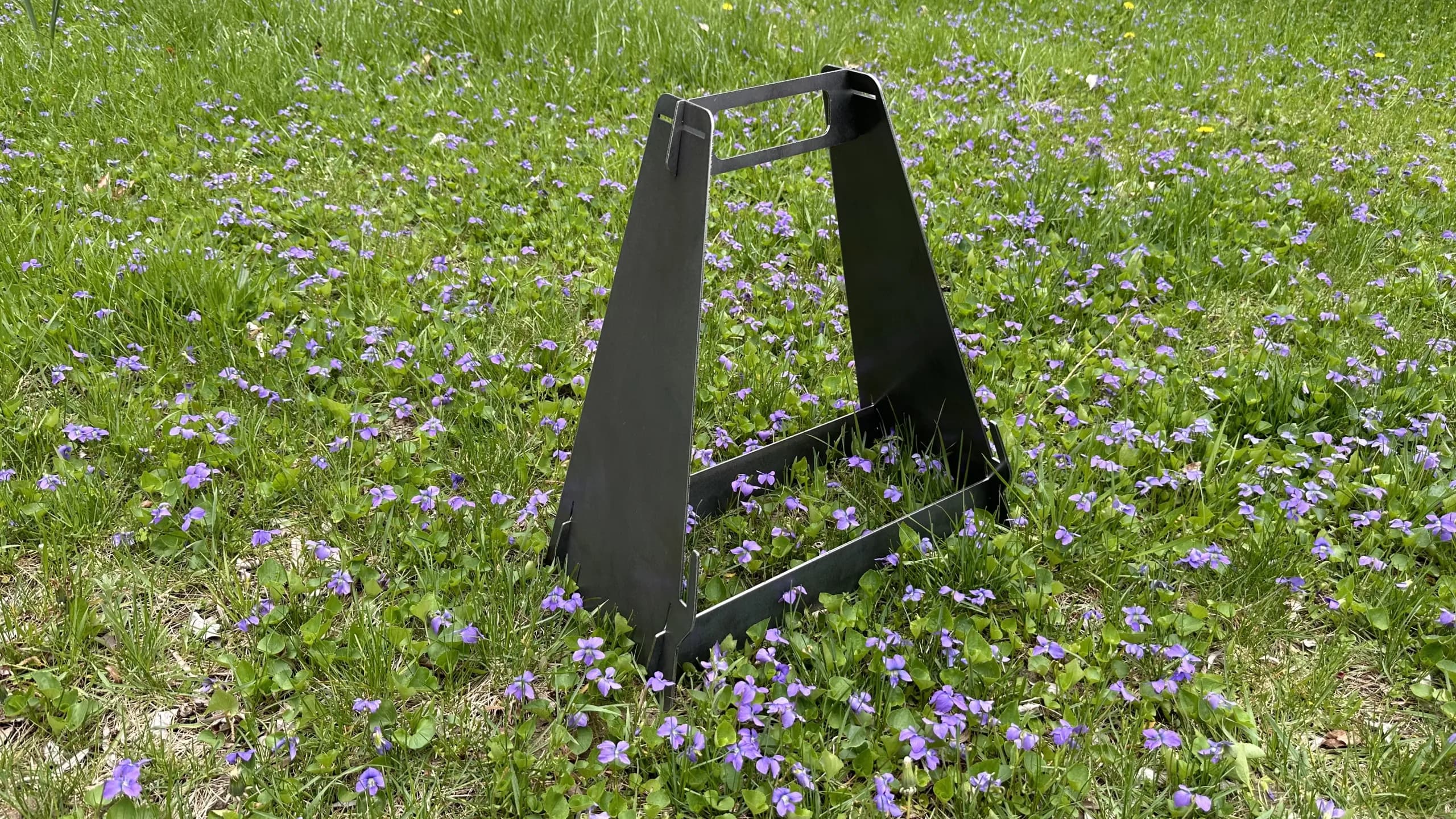 Sturdy Fire Pit Lid Holder - thumbnail 4