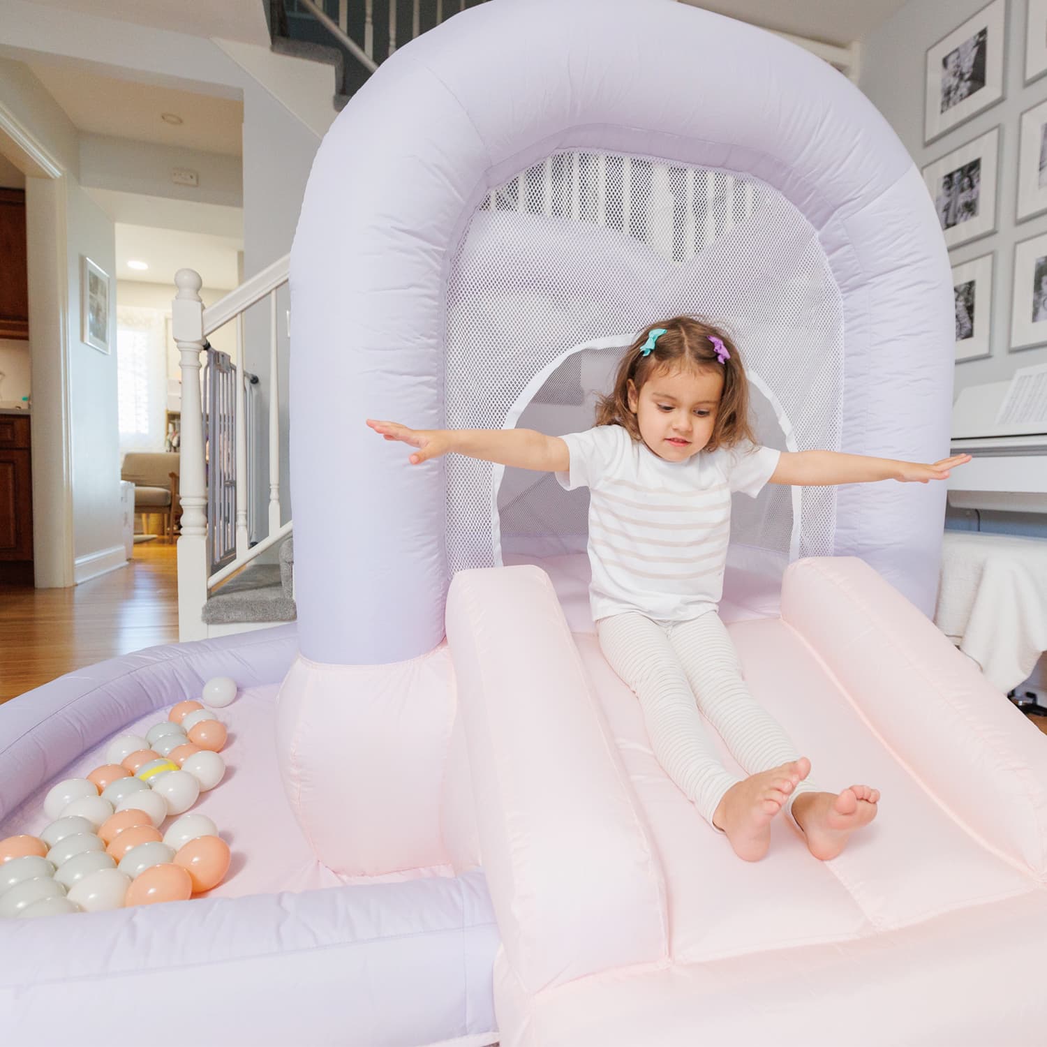 Inflatable Mini Bouncer Cotton Candy with ball pit - thumbnail 4