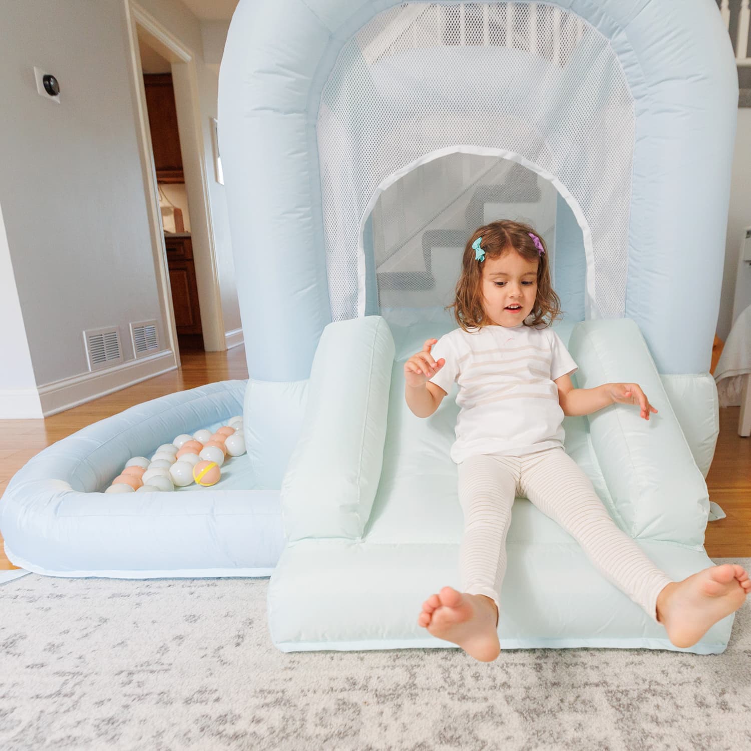 Refurbished-Inflatable Mini Bouncer Mist with ball pit** - thumbnail 5