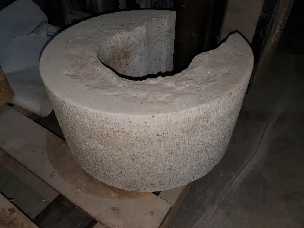 16″ D x 8″ T Giallo Fantasia Granite Riser