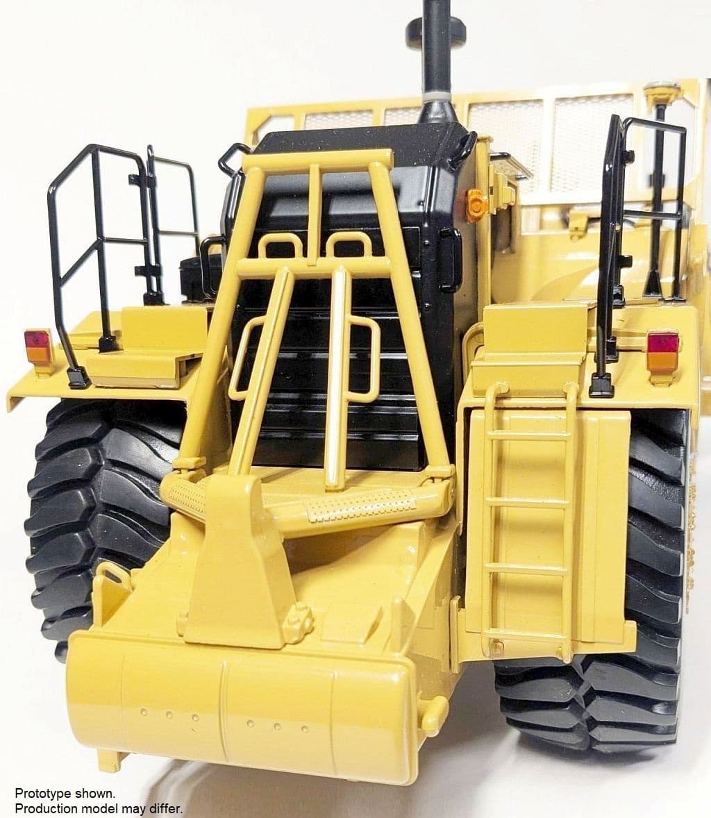 1:24 Cat® 657 Wheel-Tractor Scraper – Die-Cast - thumbnail 5