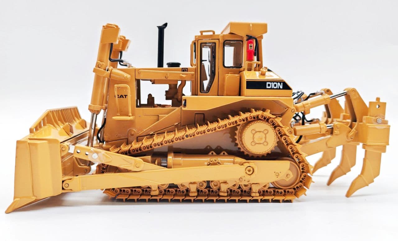 1:48 Cat® D10N Dozer with U-Blade and Multi-Shank Rippers – Die-Cast - thumbnail 2