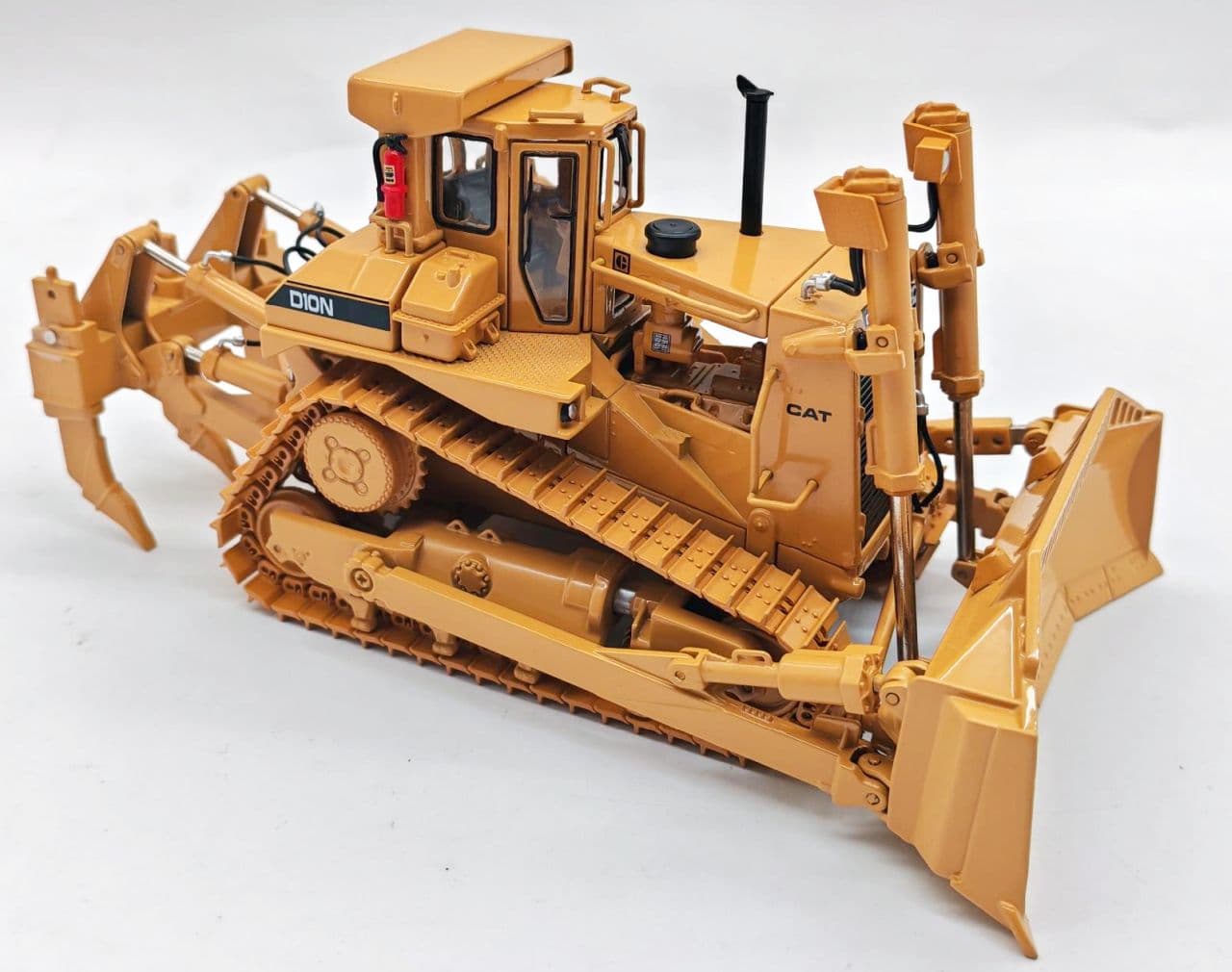 1:48 Cat® D10N Dozer with U-Blade and Multi-Shank Rippers – Die-Cast