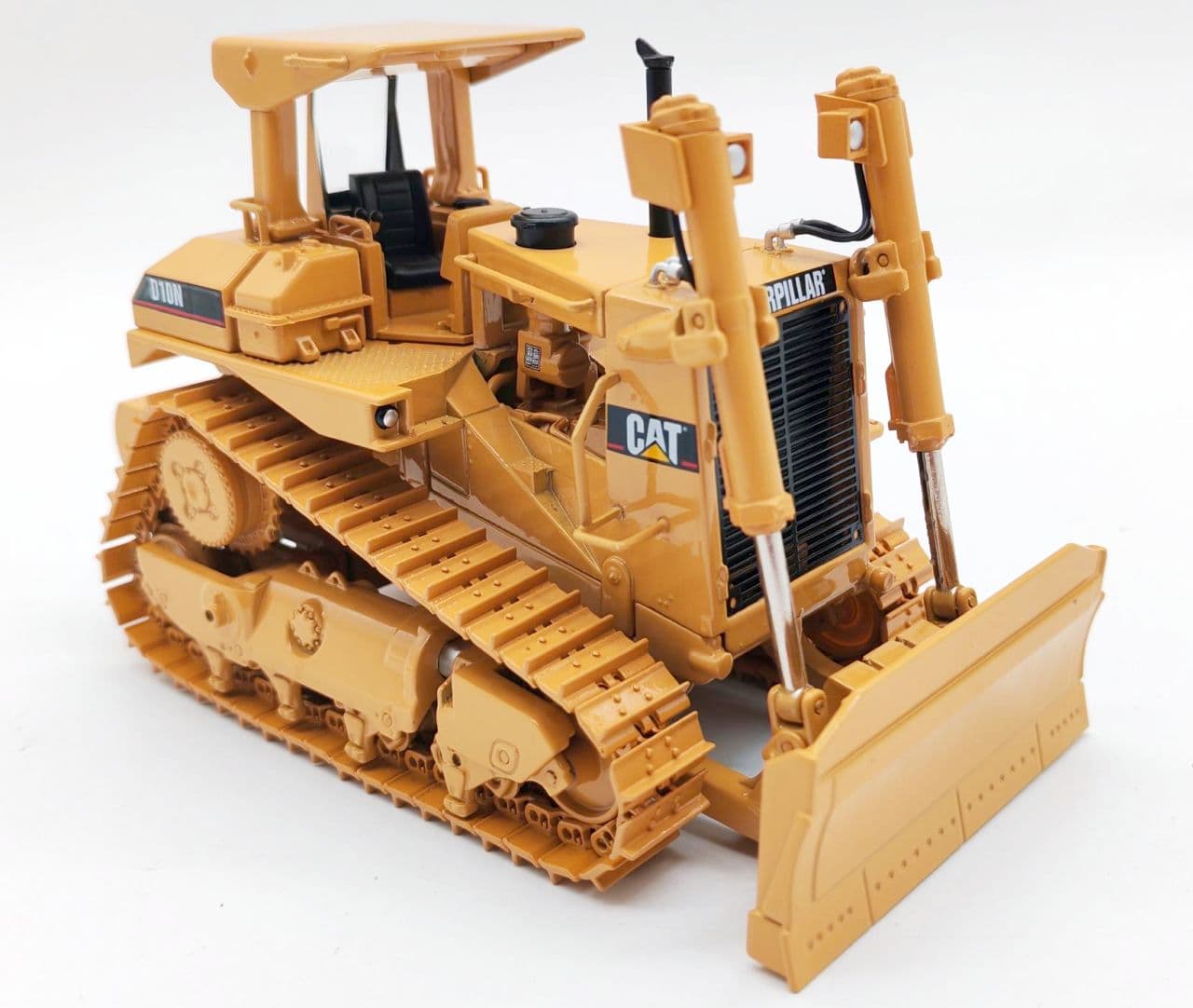 1:48 Cat® D10N Dozer with C-Blade and Rear Push Block – Die-Cast