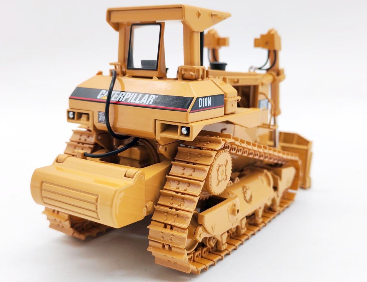 1:48 Cat® D10N Dozer with C-Blade and Rear Push Block – Die-Cast - thumbnail 3