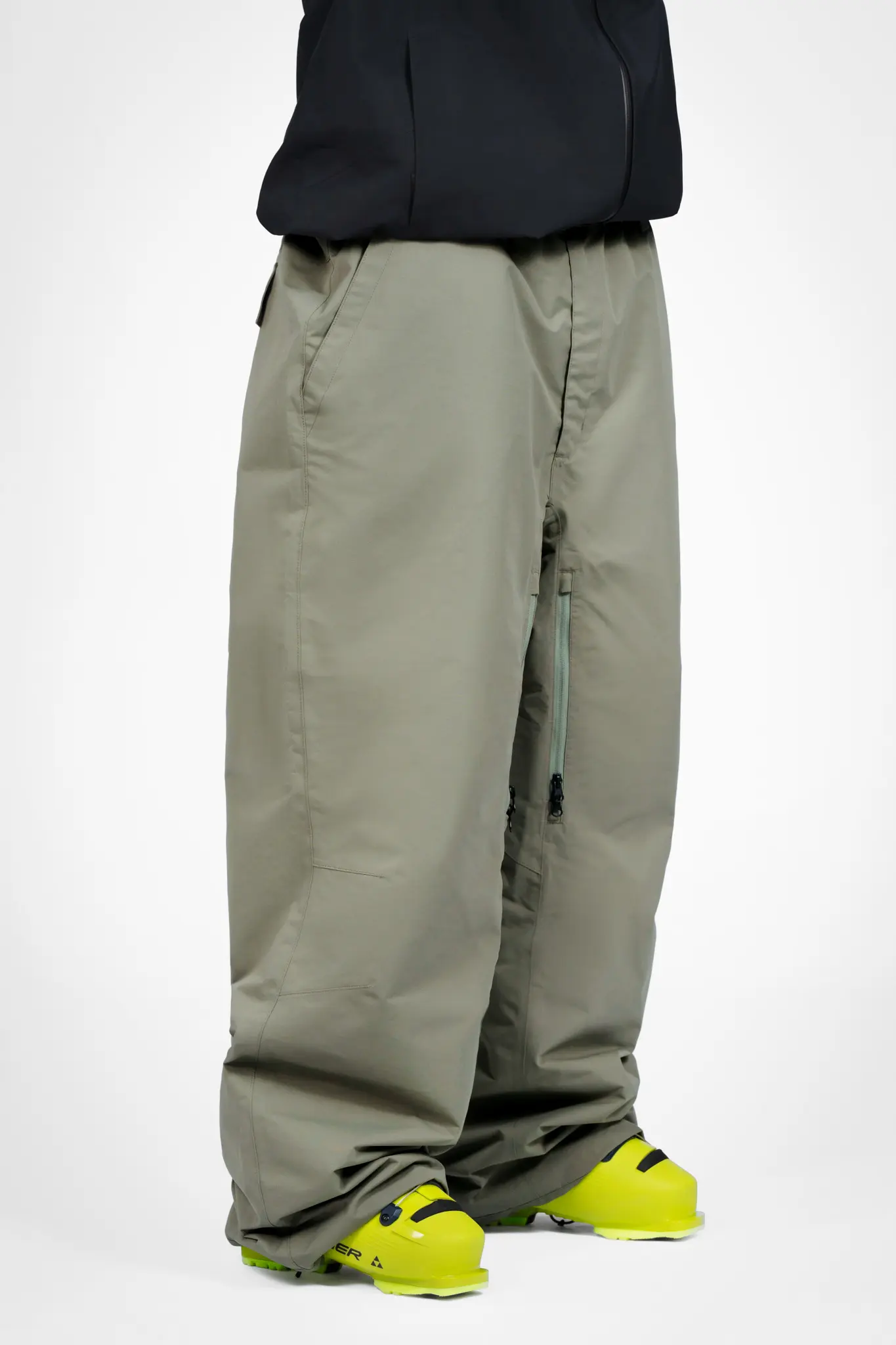 PRE-ORDER – HRLY Pants Smoke Green – Men