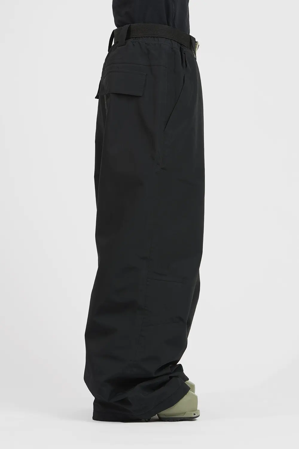 PRE-ORDER – HRLY Ski Pants Black – Unisex - thumbnail 4