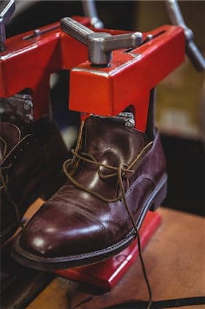 Women’s Shoe Stretching