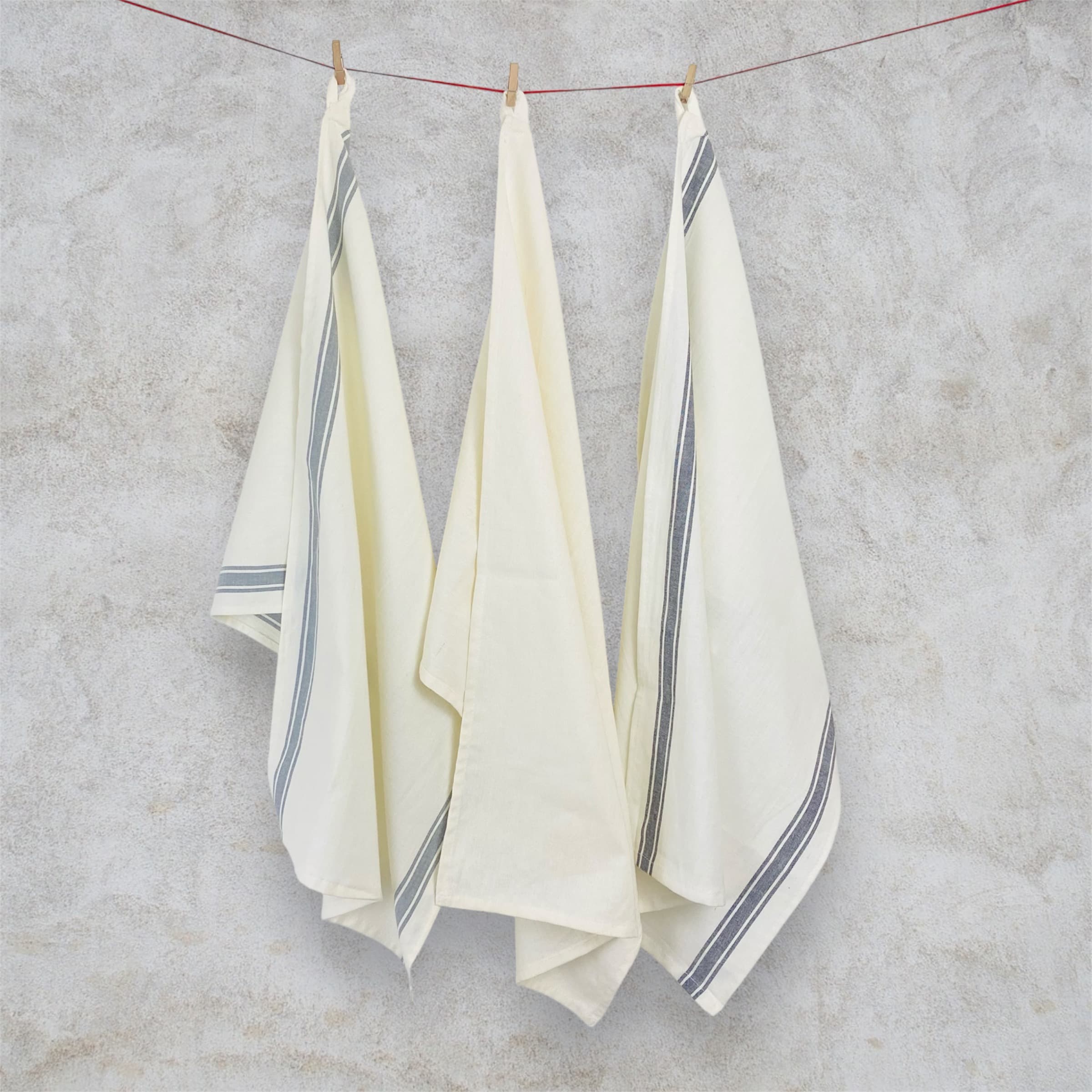 Craft Basics Stripe Tea Towel with Loop – 18″ x 28″ - thumbnail 2