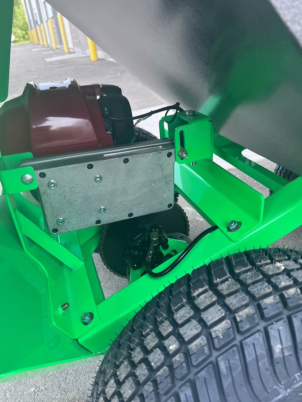 2023 LEGENDS POWER WHEEL BARROW W/ HYDRAULIC BRAKE - thumbnail 6