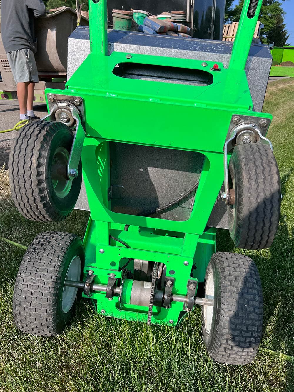 2023 LEGENDS POWER WHEEL BARROW W/ HYDRAULIC BRAKE - thumbnail 9