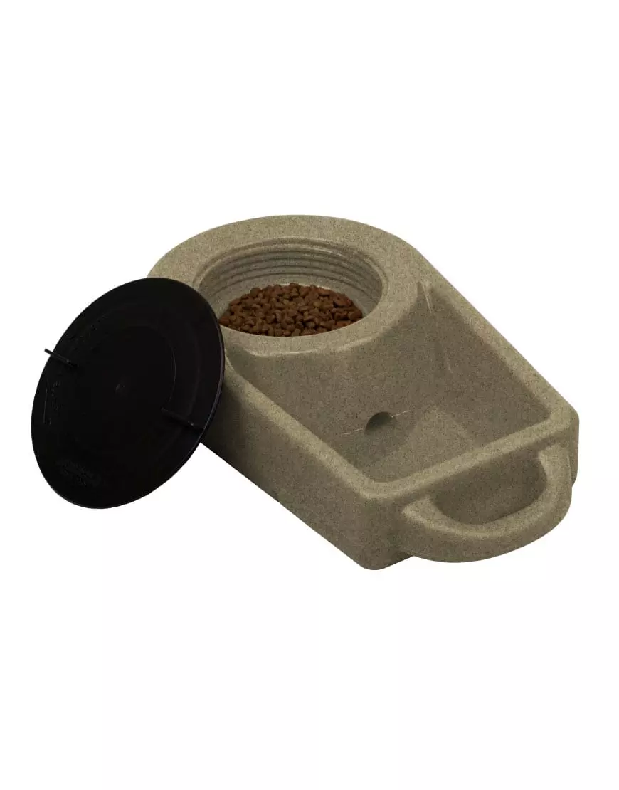 Dine N Dash – Feeding and Watering System - thumbnail 2
