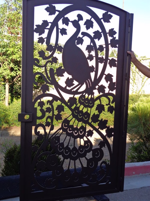 #5315 Garden Peacock Metal Gate