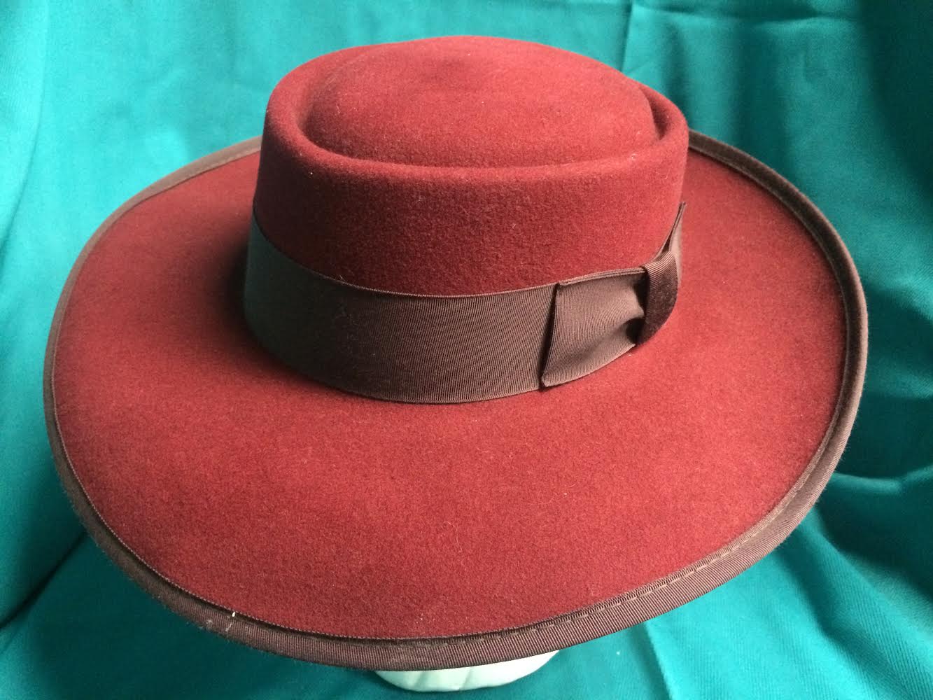 Burgundy Tando