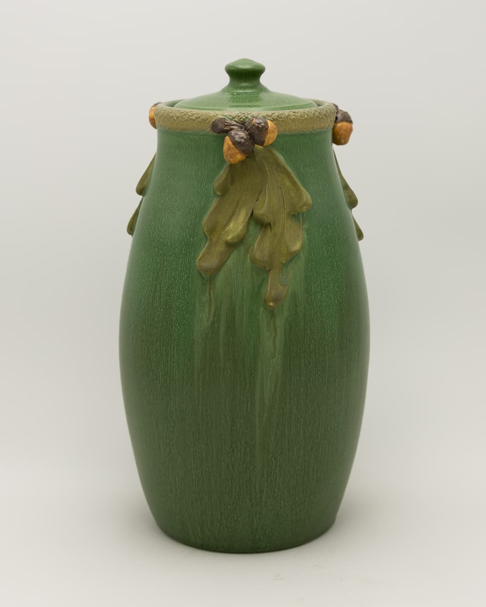 Oak Urn Variation