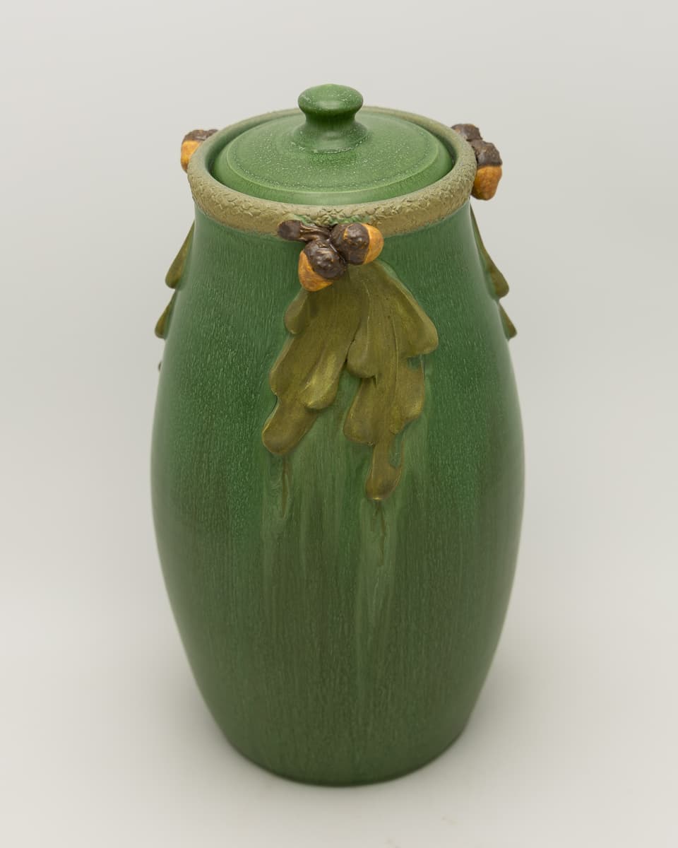 Oak Urn Variation - thumbnail 2