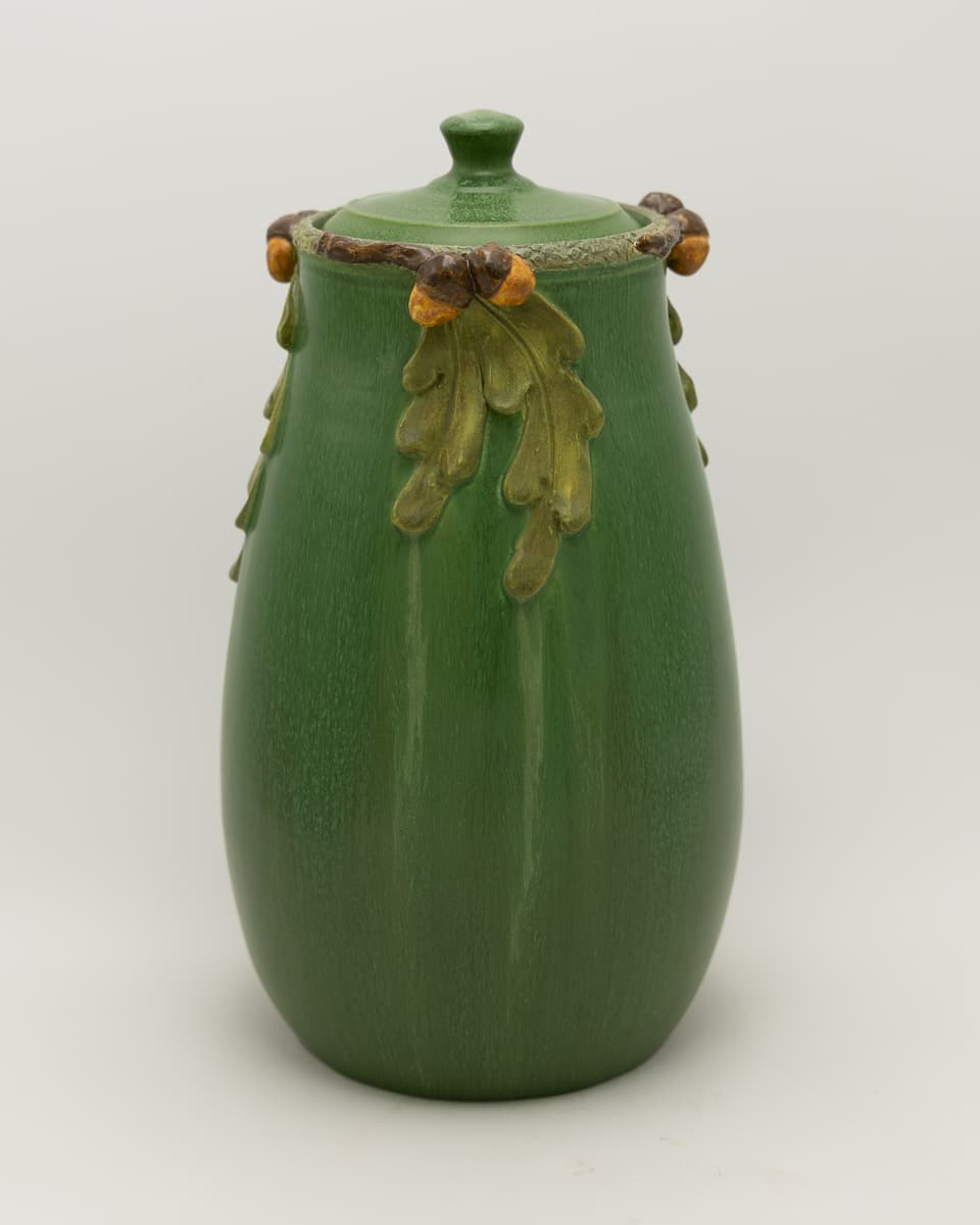 Oak Urn Variation