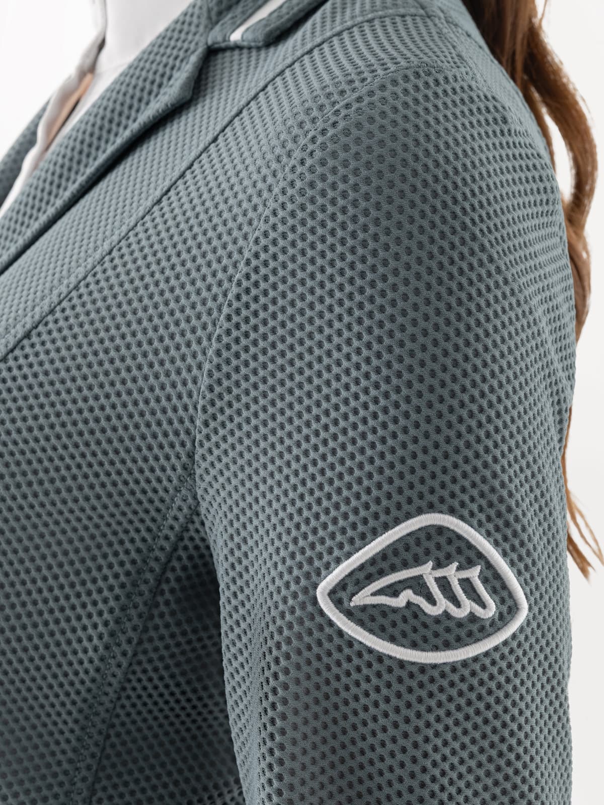EQCIGIAC – Women’s Mesh Show Coat - thumbnail 3