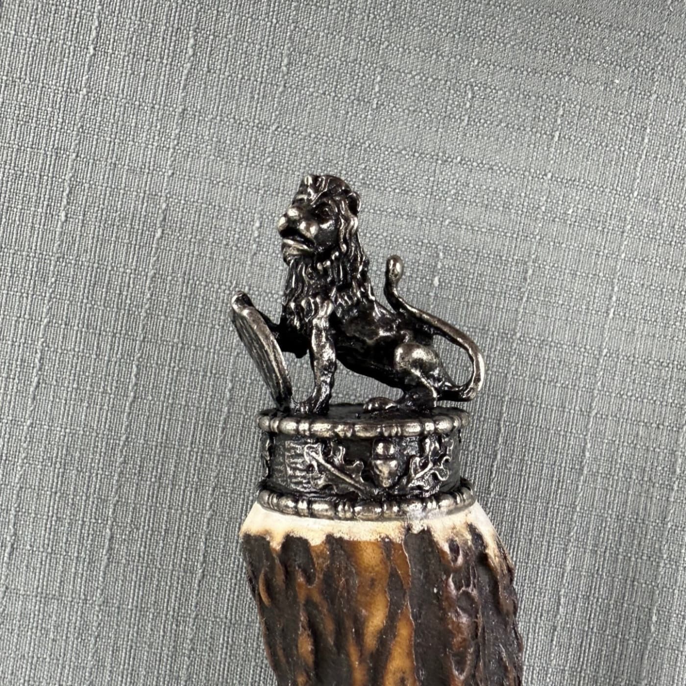 Stag Horn Knife with Lion Topper - thumbnail 2