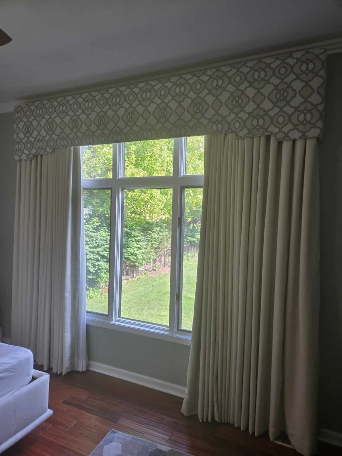 Cornices with Double Steps