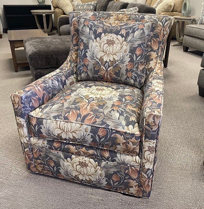 Giana Swivel Chair | Trinity