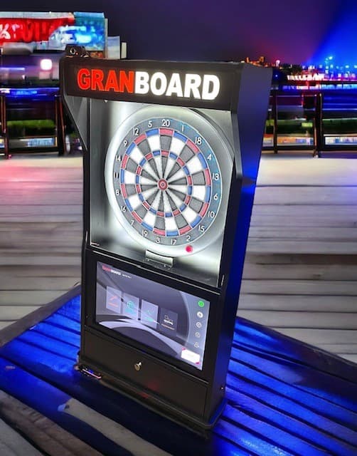 CUSTOM DARTBOARD CABINET - thumbnail 3