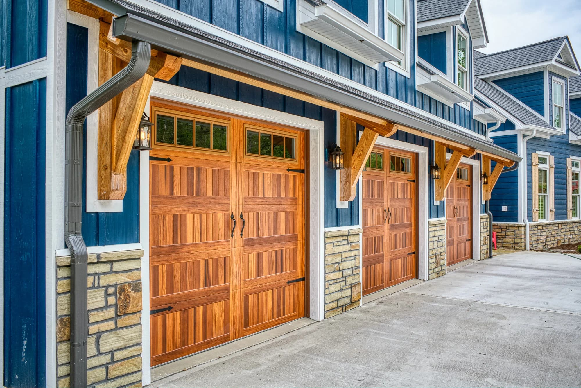 Lakeside Timber Frame Home - thumbnail 4