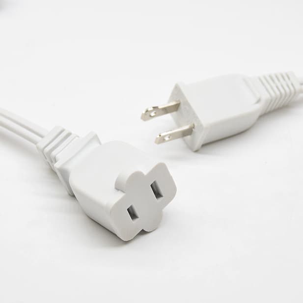 White 100′ 80 Socket C9 Commercial Grade Light Strings with 16 Gauge Wire - thumbnail 4