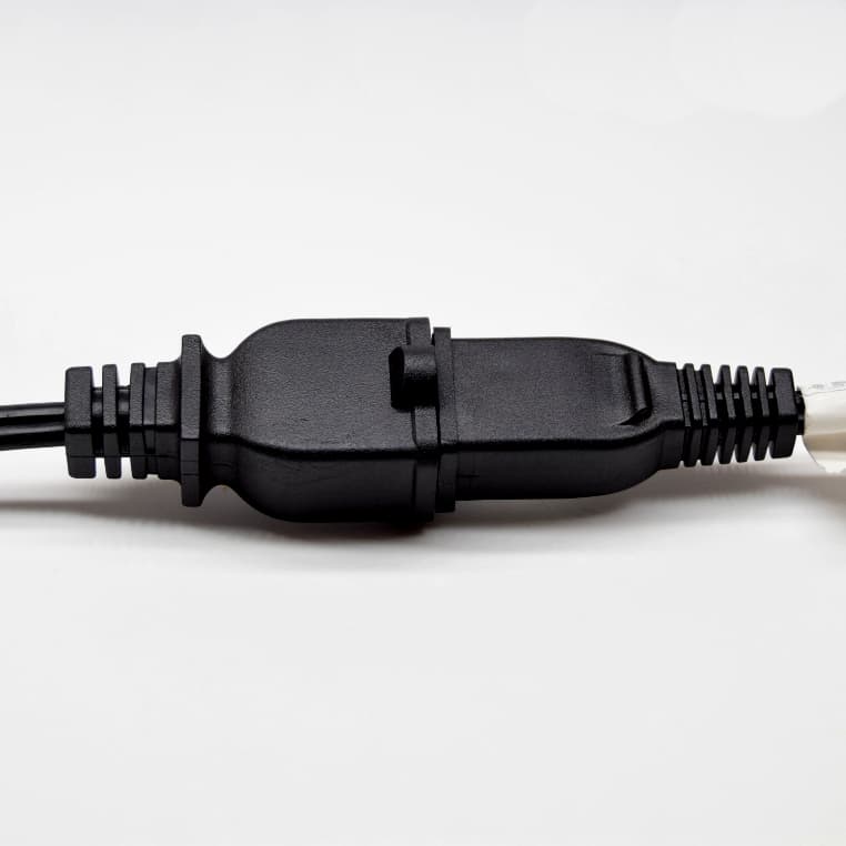 24’ E26 Commercial Grade Light Strings with Suspended Sockets and 16 Gauge Wire - thumbnail 5