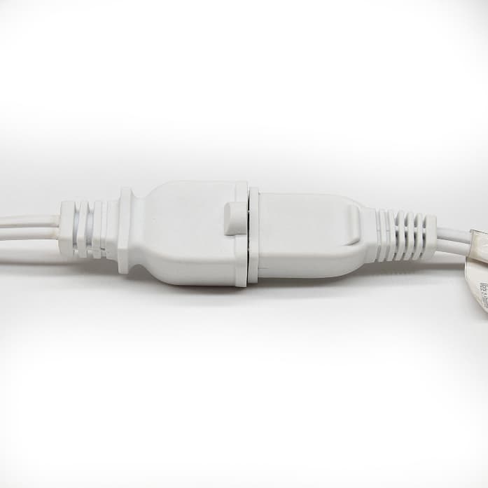 White 100′ 80 Socket C9 Commercial Grade Light Strings with 16 Gauge Wire - thumbnail 5