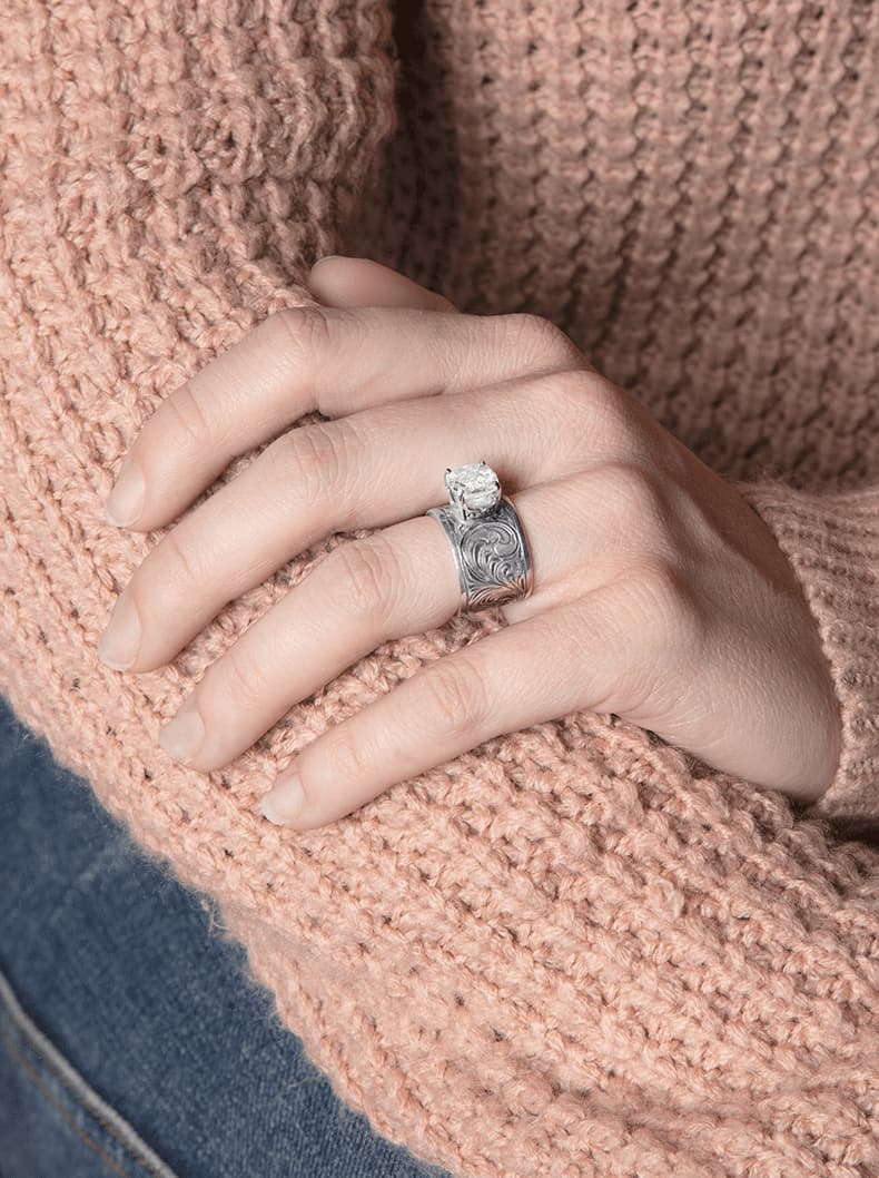 Vintage Silver Engraved Solitaire Ring - thumbnail 2
