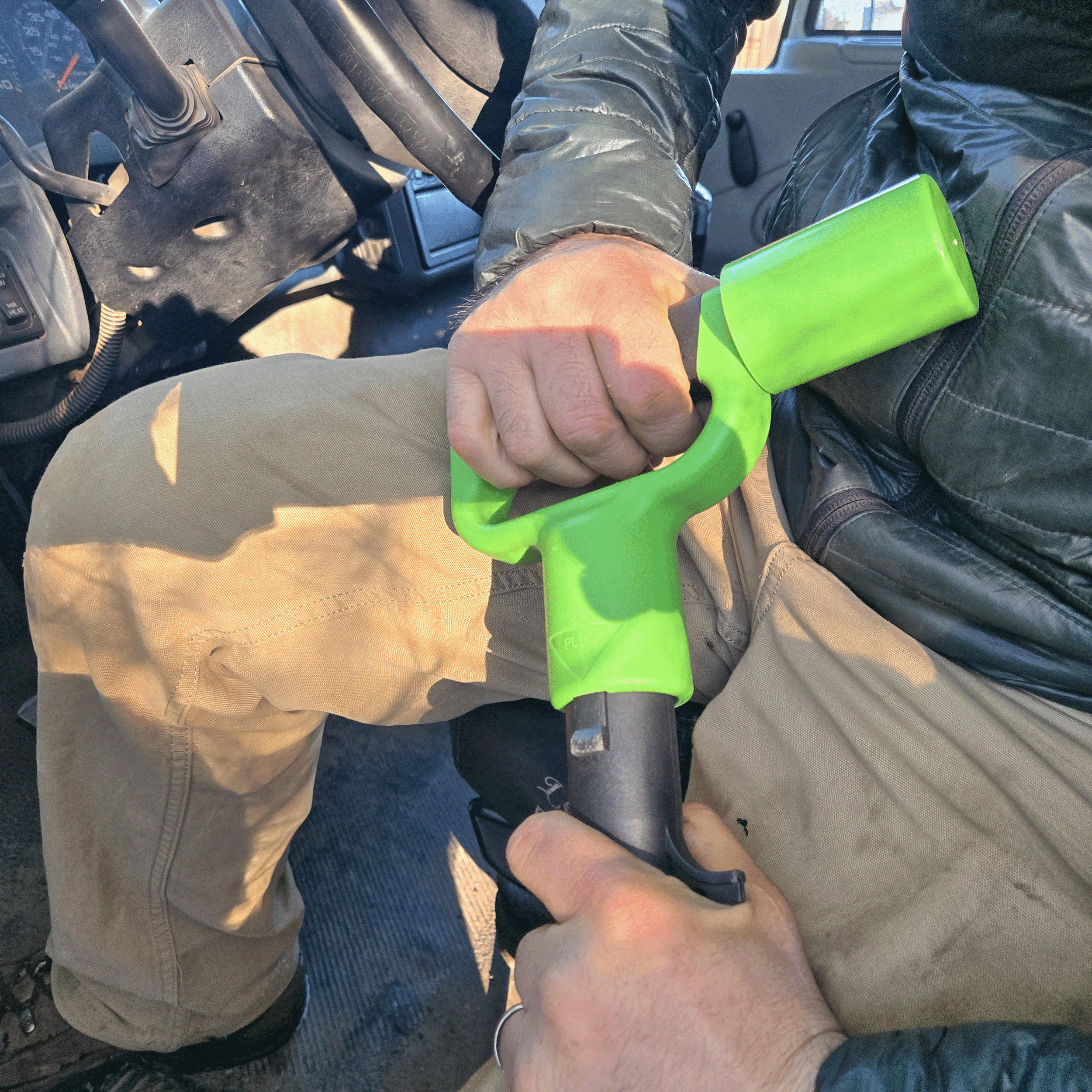 7-Way Round Tractor Trailer Terminal Chaser™ Brush (Patent Pending) - thumbnail 7