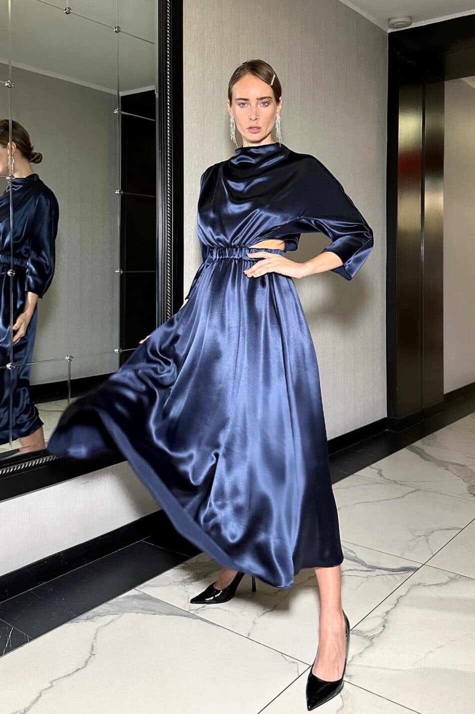 IRFE Navy Silk <p>Evening  Dress - thumbnail 4