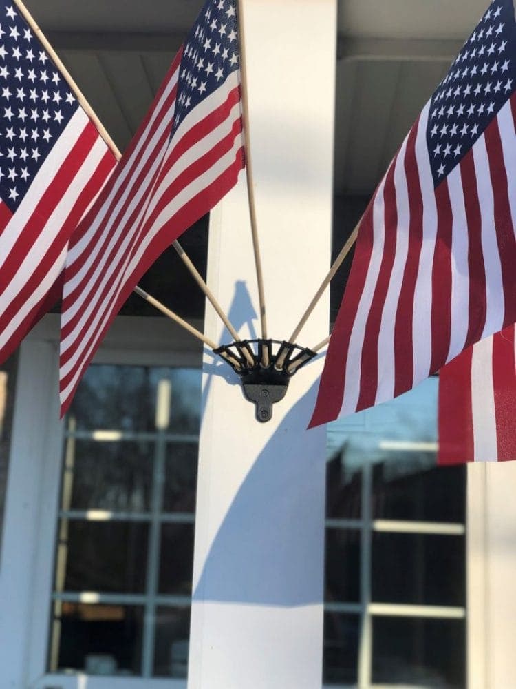Vintage Cast Iron Five-Finger Flag Holder - thumbnail 3